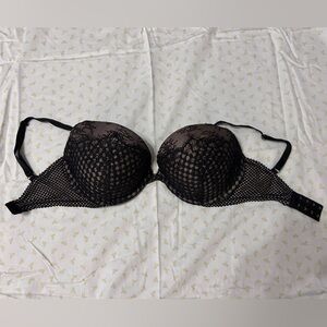 BLACK LACE VICTORIA’S SECRET VERY SEXY PUSH UP 32DDD BRA